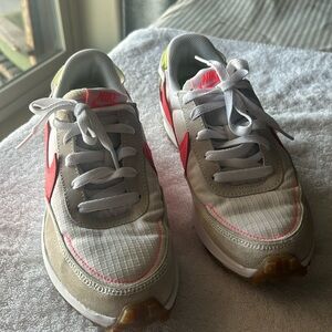 Nike Waffle Debut Wom Sneakers